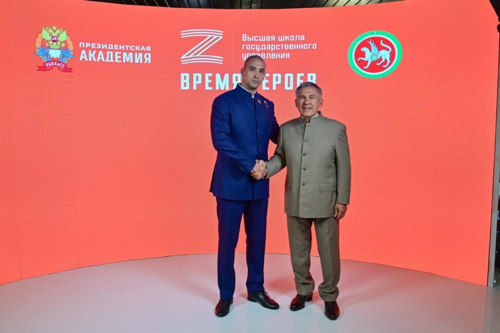 Минниханов стал наставником Героя России Баксикова на федеральной программе «Время героев»