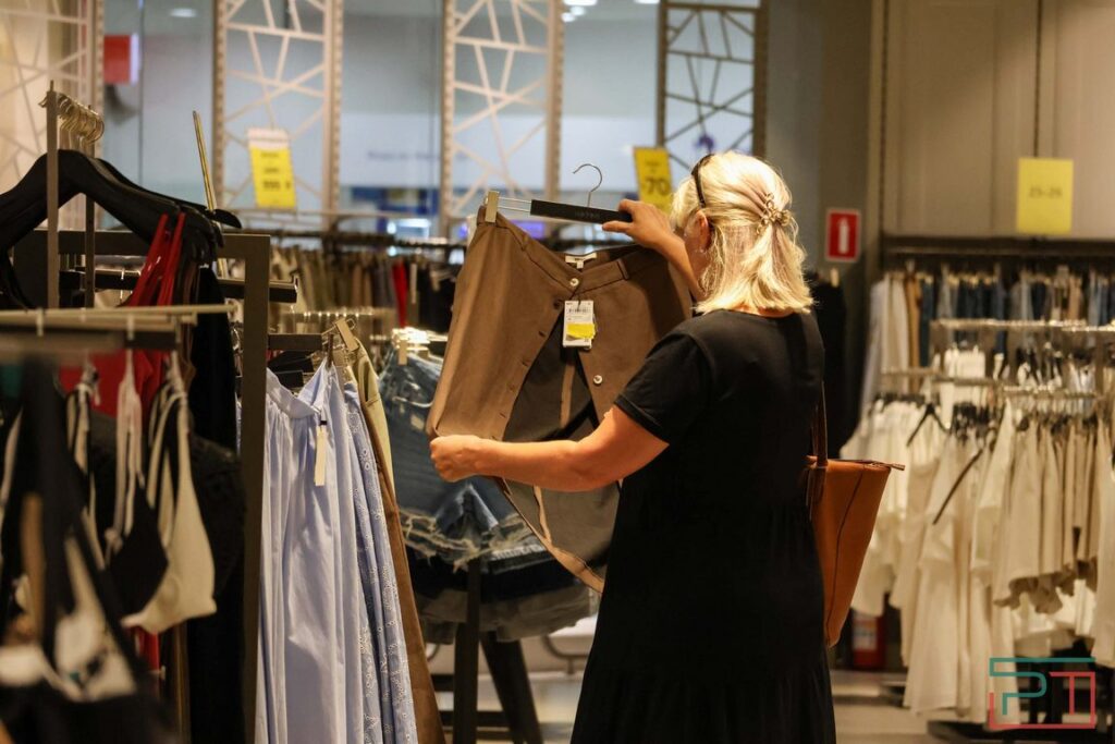 Шантаж от блогеров и драки на ПВЗ: продавцы в Татарстане плачут от наглости покупателей