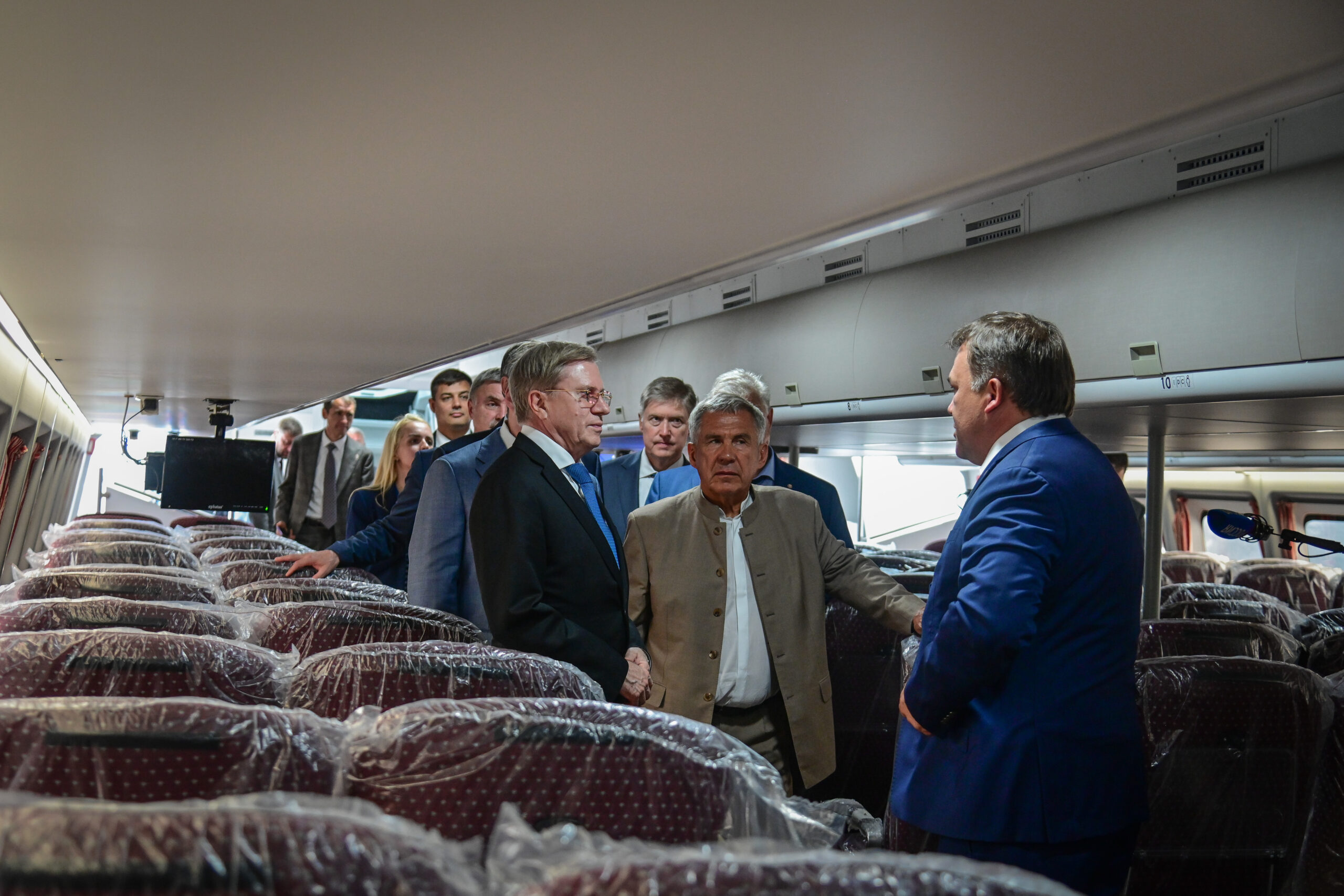 Савельев и Минниханов осмотрели новые скоростные суда проекта «Метеор 2020»