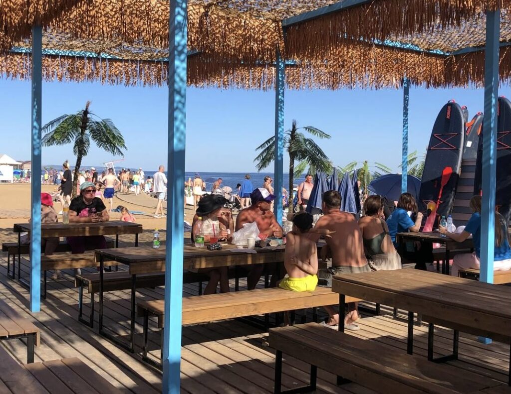 «Камское море», белый песок: как отдыхается на самом популярном пляже Татарстана
