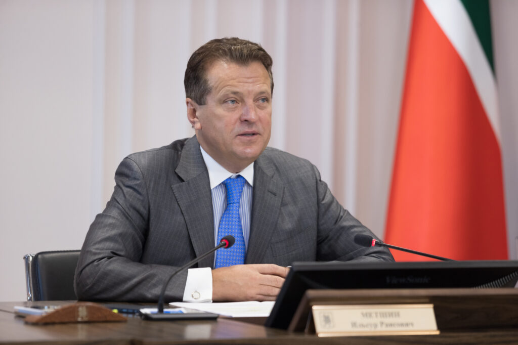 Тебя оштрафуют, а ты не паркуй: в Казани началась фотоохота на нарушителей правил стоянки авто