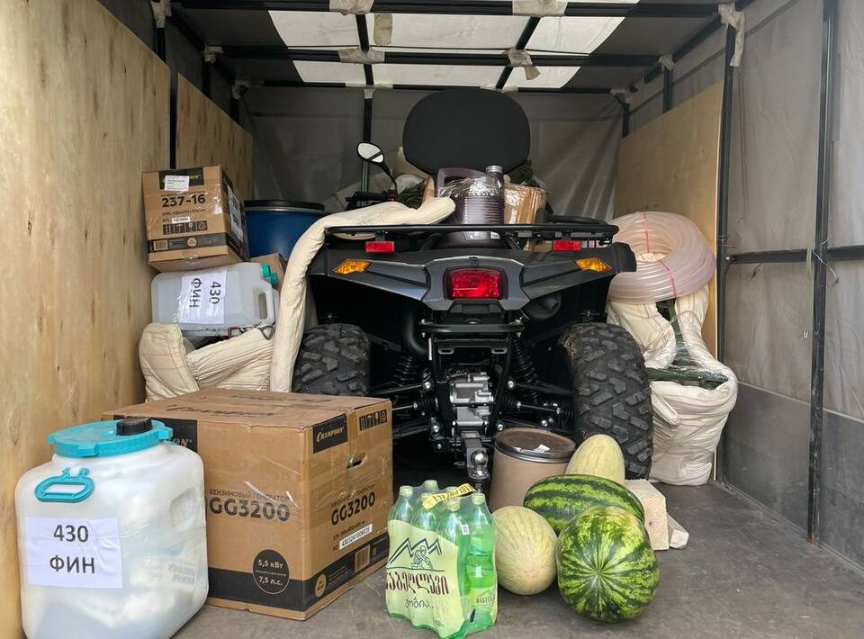 Три машины, мобильная баня, квадроцикл: Бугульма передала бойцам СВО 30 тонн гумпомощи