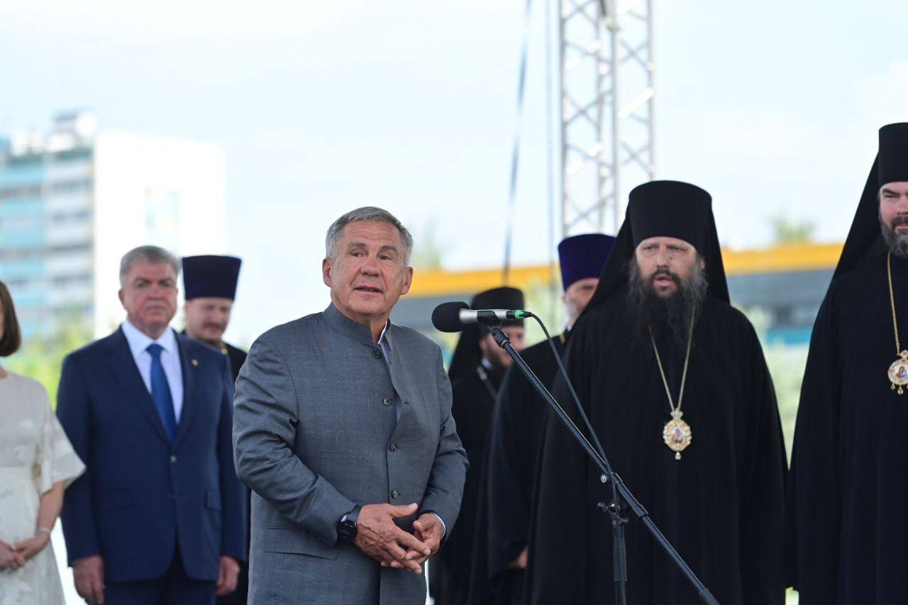 Патриарх Кирилл освятил закладной камень в основание кафедрального собора в Челнах