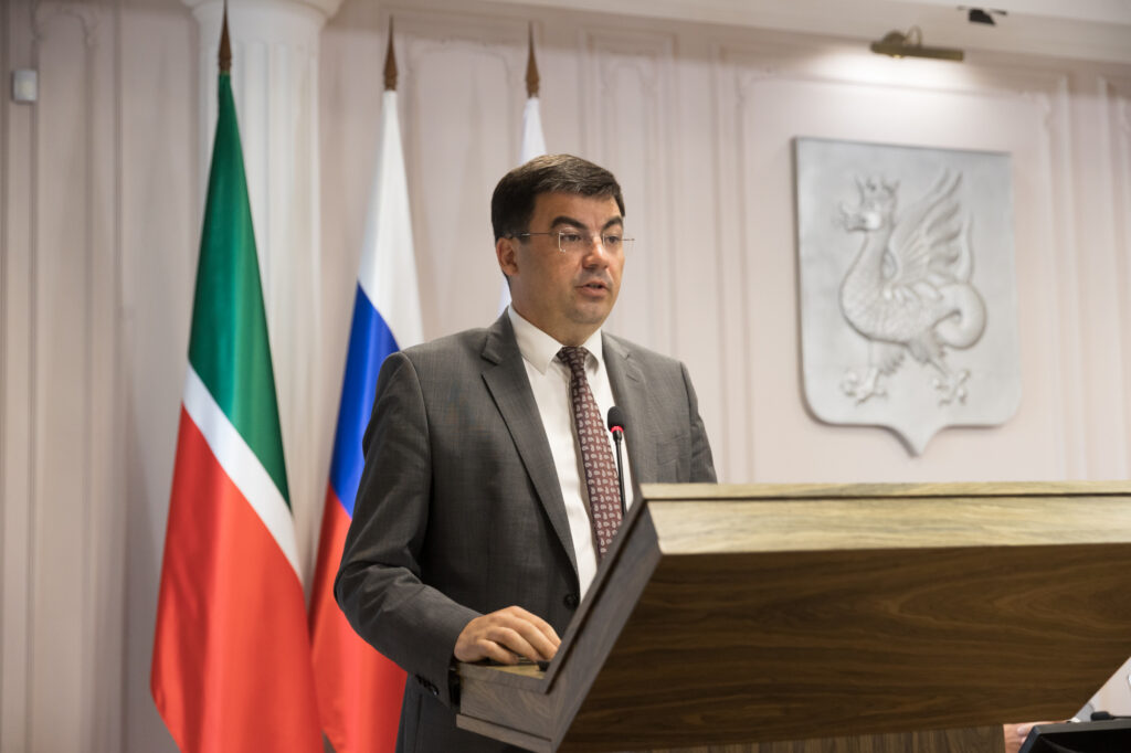 Тебя оштрафуют, а ты не паркуй: в Казани началась фотоохота на нарушителей правил стоянки авто