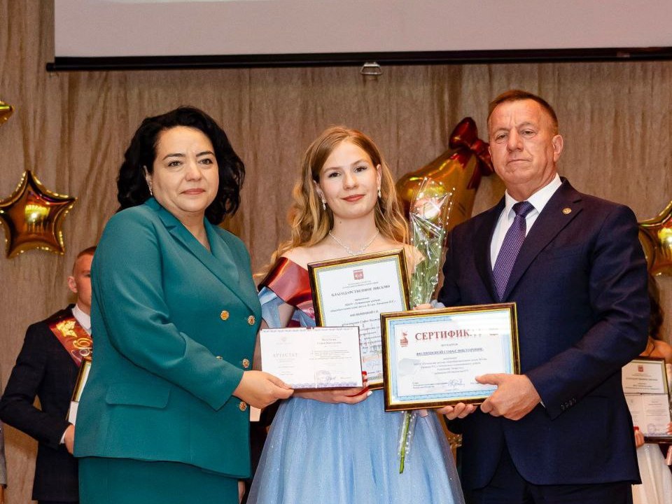 На бюджет и точка: двухсотбалльники ЕГЭ из Татарстана поделились секретами успеха