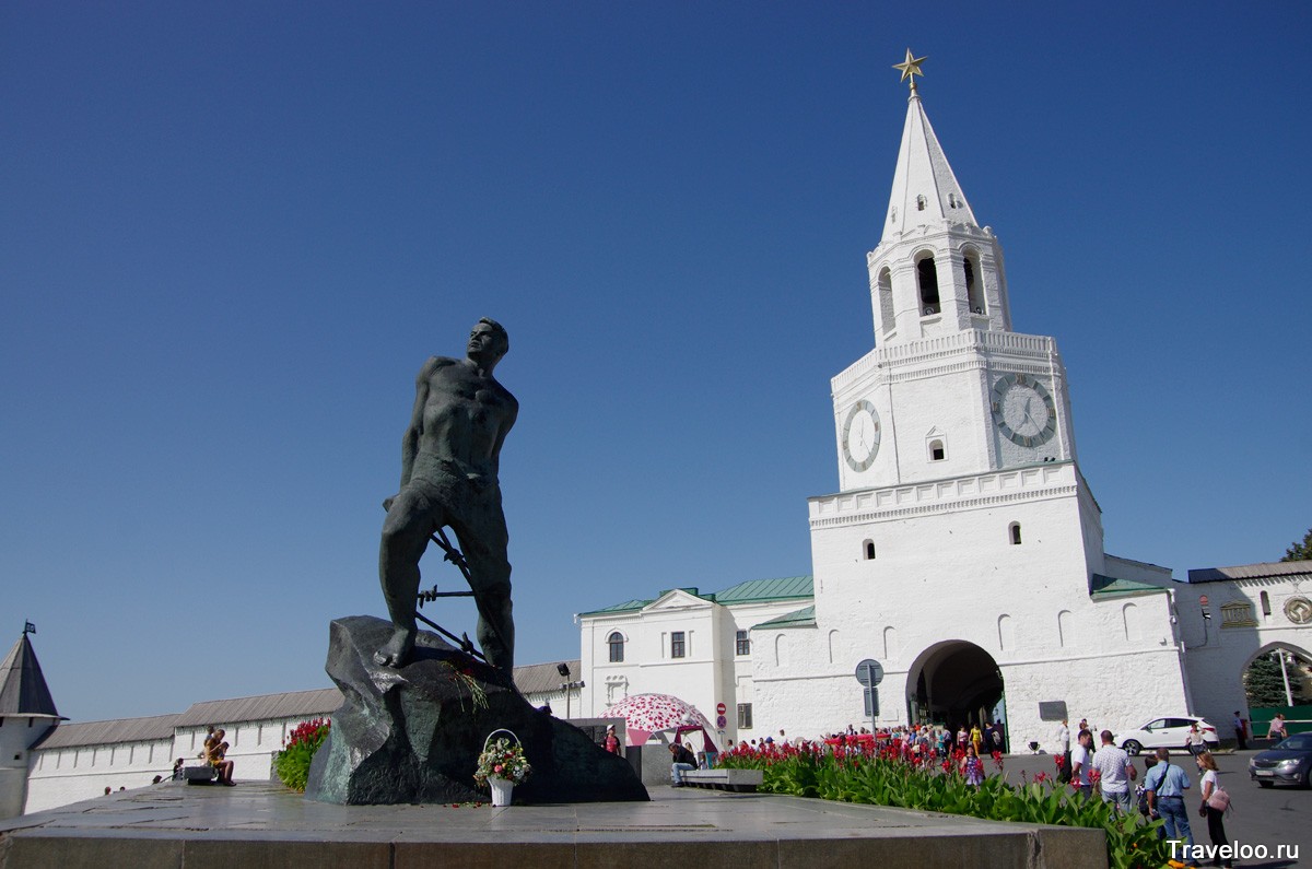 Памятники в казани фото