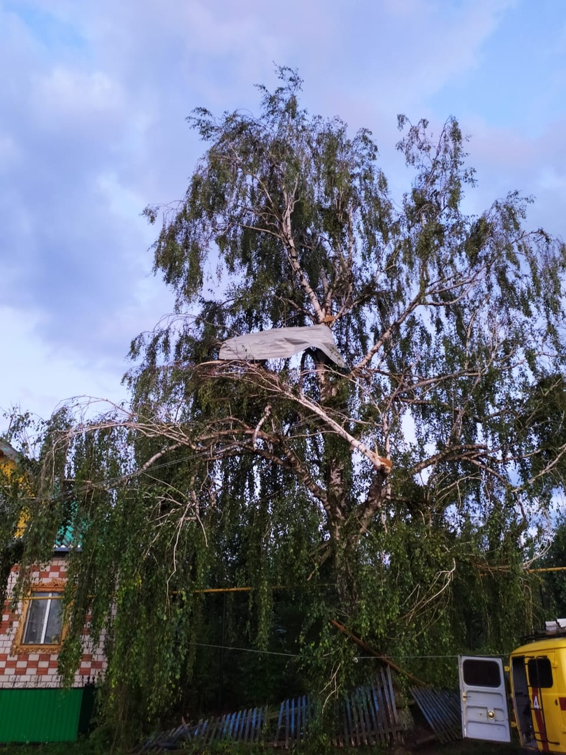 Сильный ветер сорвал крыши с домов и сараев в Татарстане - Республика  Татарстан | РТ Онлайн