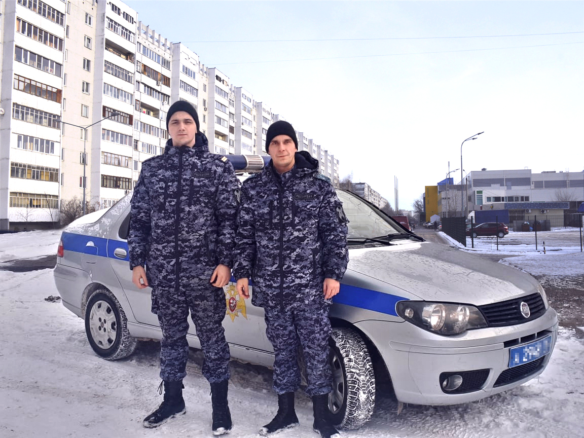 Росгвардейцы Казани помогли замерзавшей с трехлетней дочерью автоледи -  Республика Татарстан | РТ Онлайн