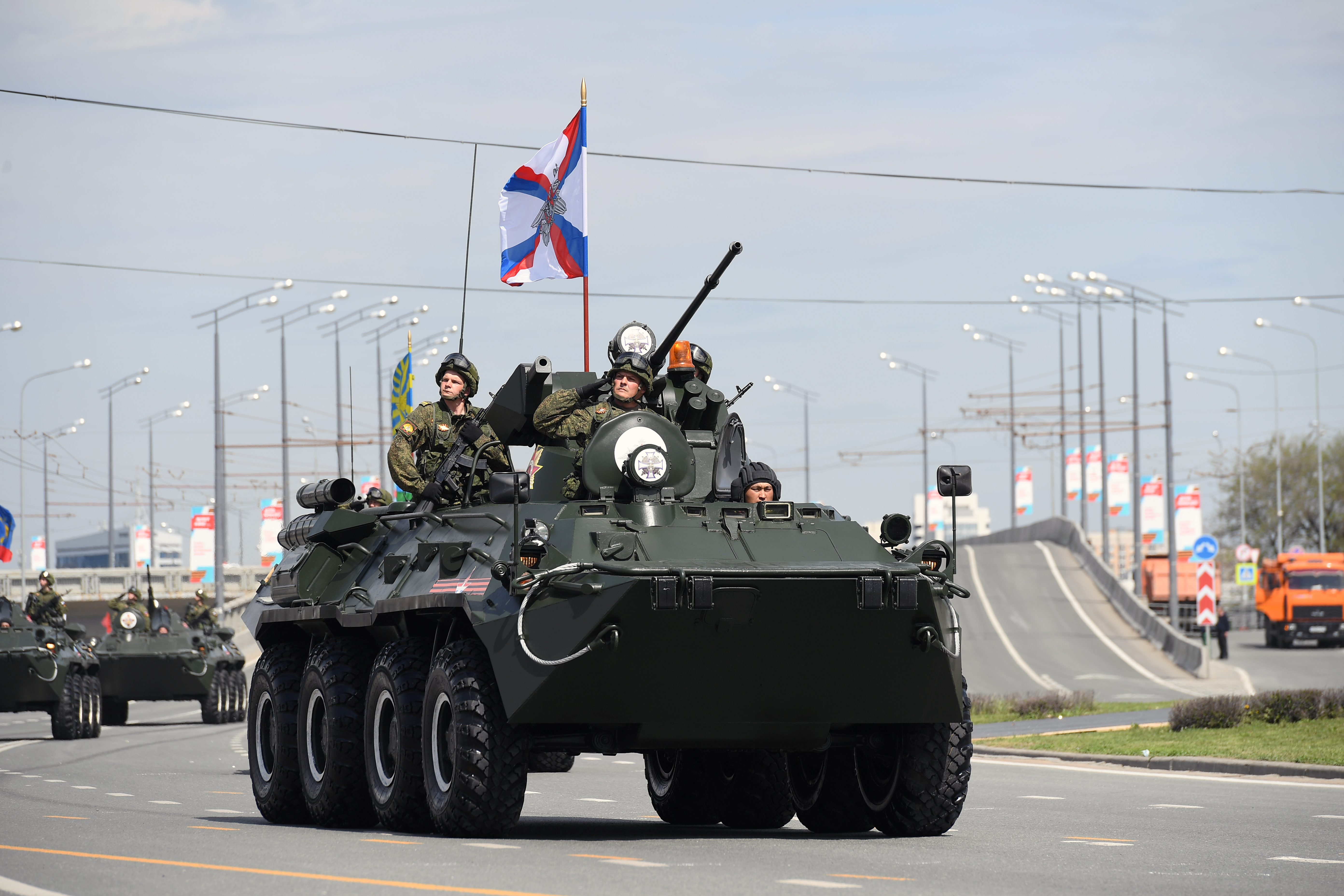 Казань военного. Военная техника в Казани. Казань армия. Казанские войска. Казань 23 февраля.