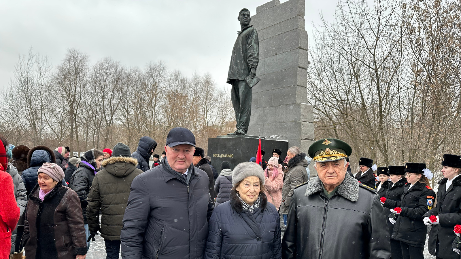 В Москве возложили цветы к памятнику Мусе Джалилю - Республика Татарстан |  РТ Онлайн