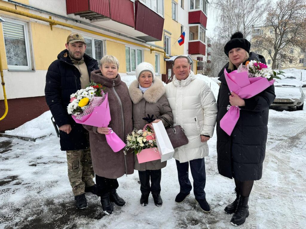 Айдар Метшин в Нижнекамске поздравил с 8 марта матерей погибших героев СВО